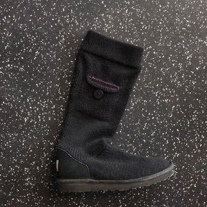 Slouchy Black knit UGG with button